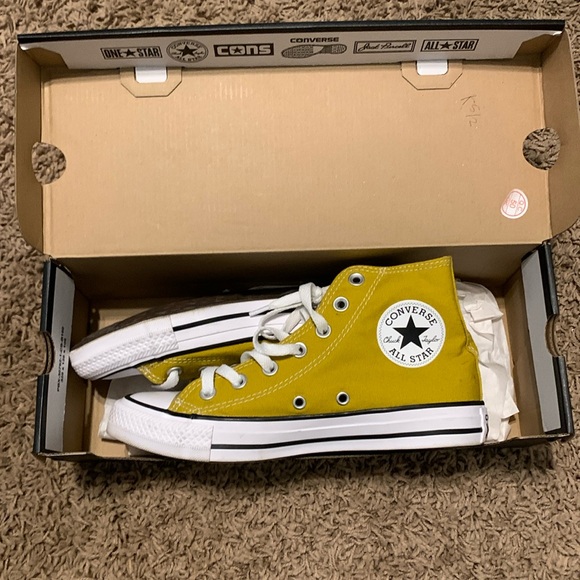 Converse Shoes - Unisex Converse high top sneakers